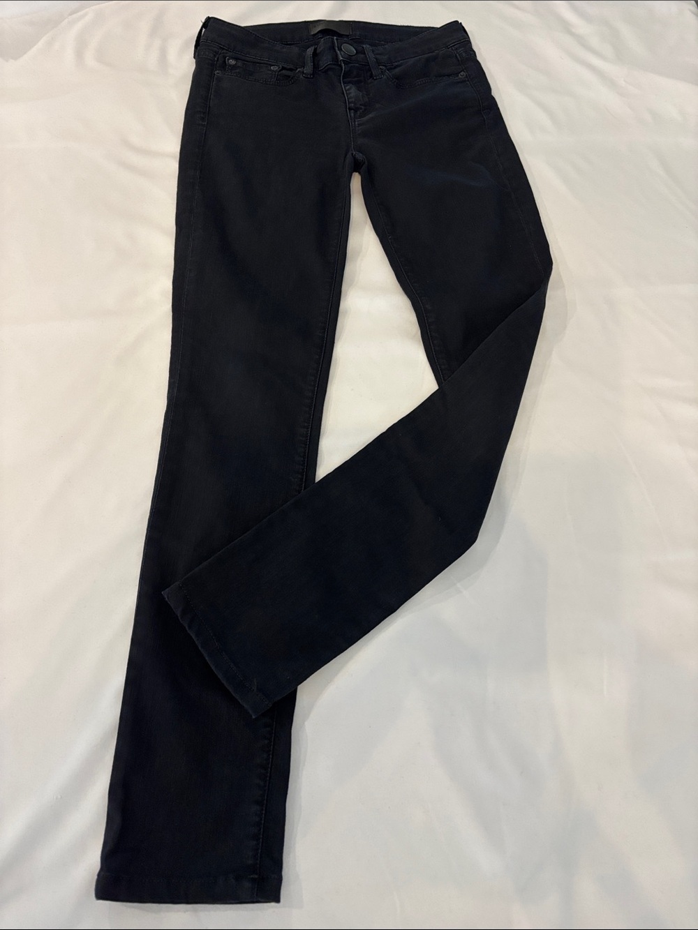Vince Women’s Black Skinny Jeans. Size 25